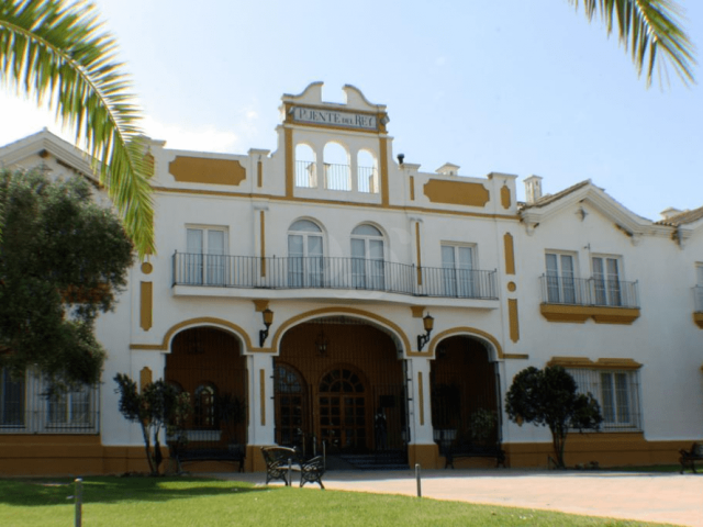 Alojamientos Puente del Rey y Apartamentos Vacacionales