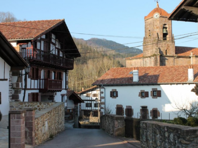 Casa Mikelestonea I, II y III